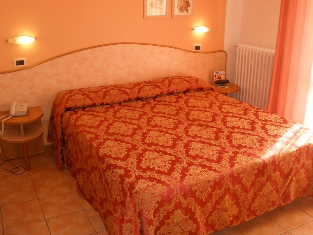 Hotel Magda Novafeltria Pokoj fotografie